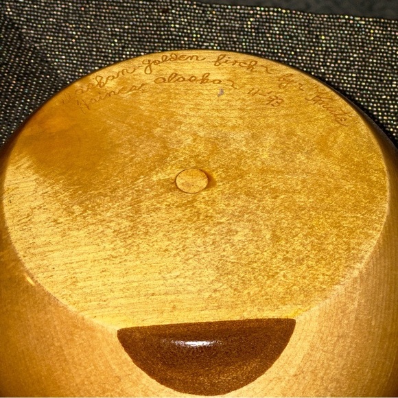 Handturned Alaskan Golden Birch Bowl – Signed by Lowell “Knute” Knutson. - Picture 8 of 11